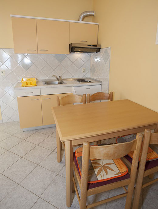 Apartments StoMarica, Brela - kitchen, dining table