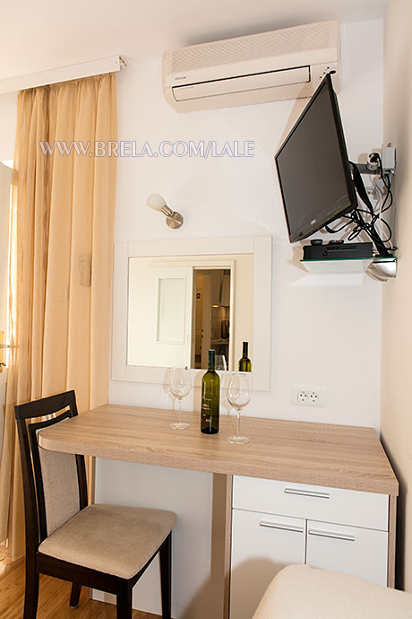Apartments Lale, Dražen Filipović, Brela - bedroom