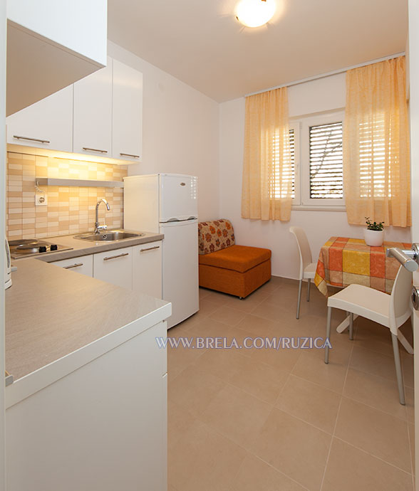 apartments Ruica ami, Brela - kitchen
