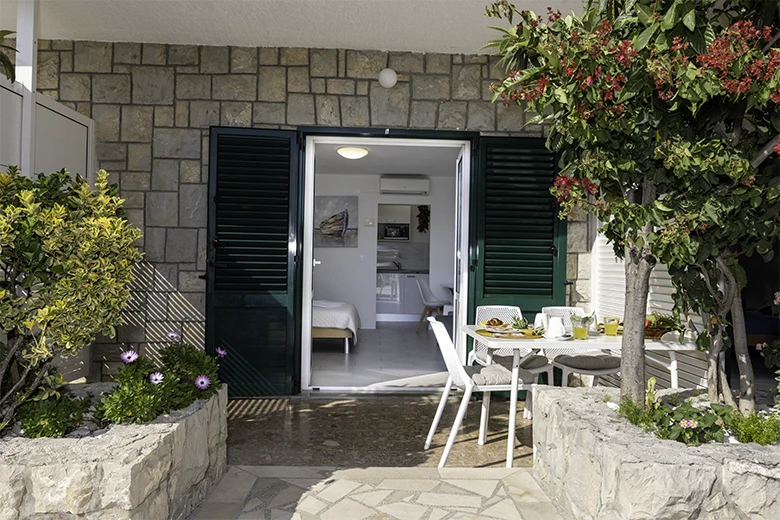 Apartments Annabell, Brela - veranda with sea view