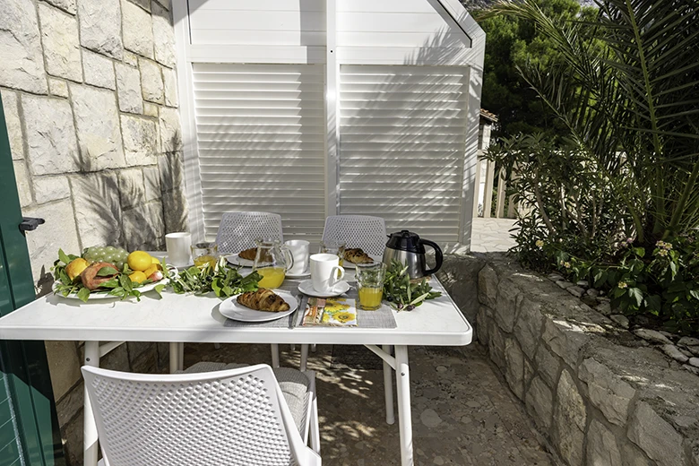 Apartments Annabell, Brela - veranda with sea view