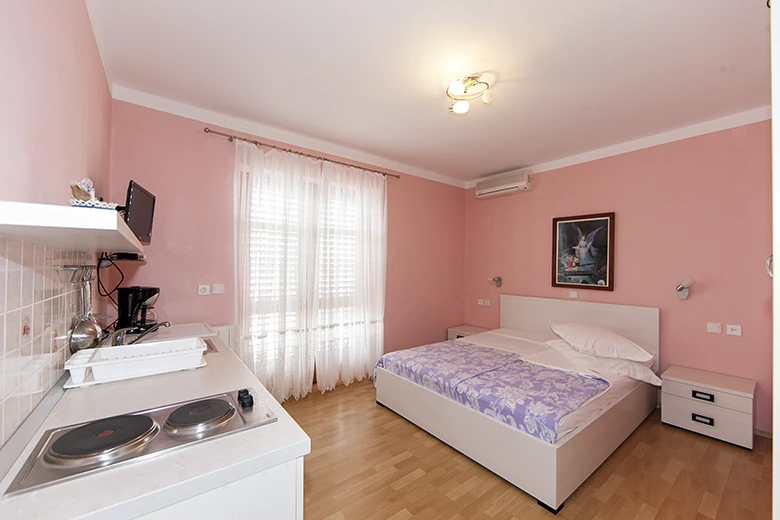 Apartments Borka, Brela - bedroom