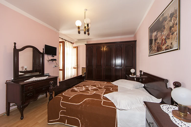 Apartments Borka, Brela - bedroom