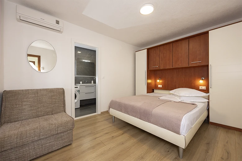 apartments Borka, Brela - bedroom