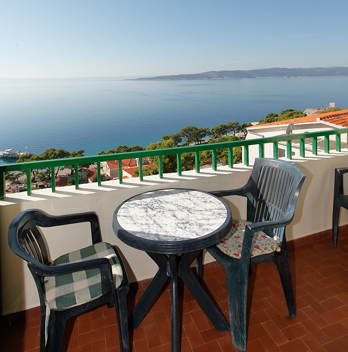 apartments Medić, Brela - balcony with sea view