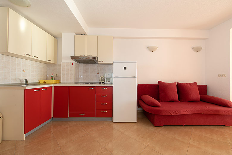 Apartments Kate, Brela - kitchen