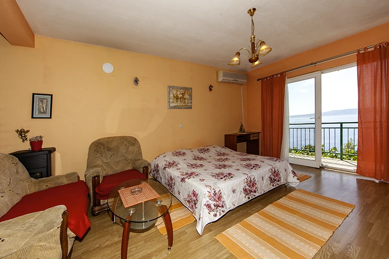 Apartments Mila, Brela - bedroom, living room