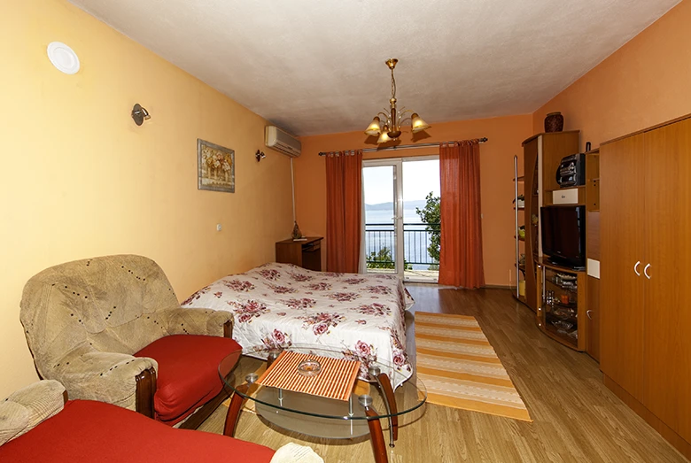 Apartments Mila, Brela - bedroom, living room