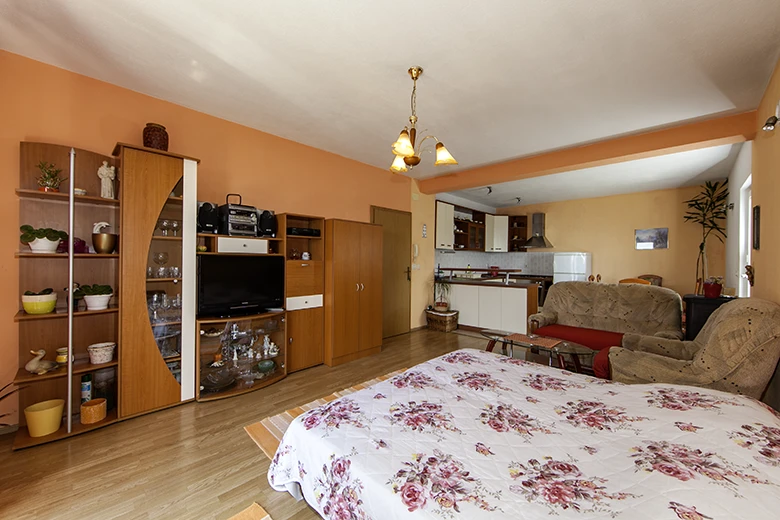 Apartments Mila, Brela - bedroom, living room