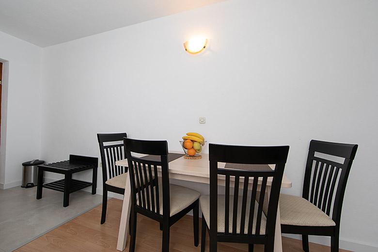 Apartments Mili, Brela - dining table