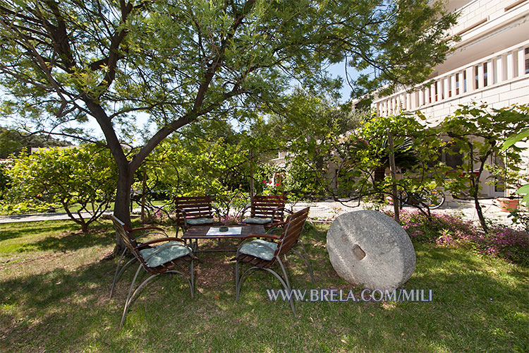 apartments Mili, Brela - garden furniture set