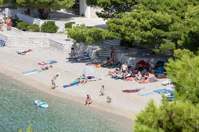 Beach Jakiruša, Brela