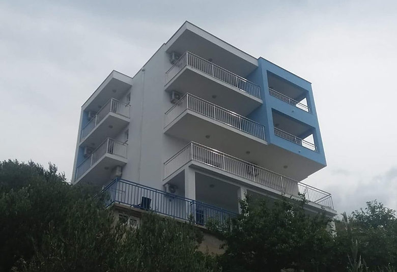 Apartments Orada, house