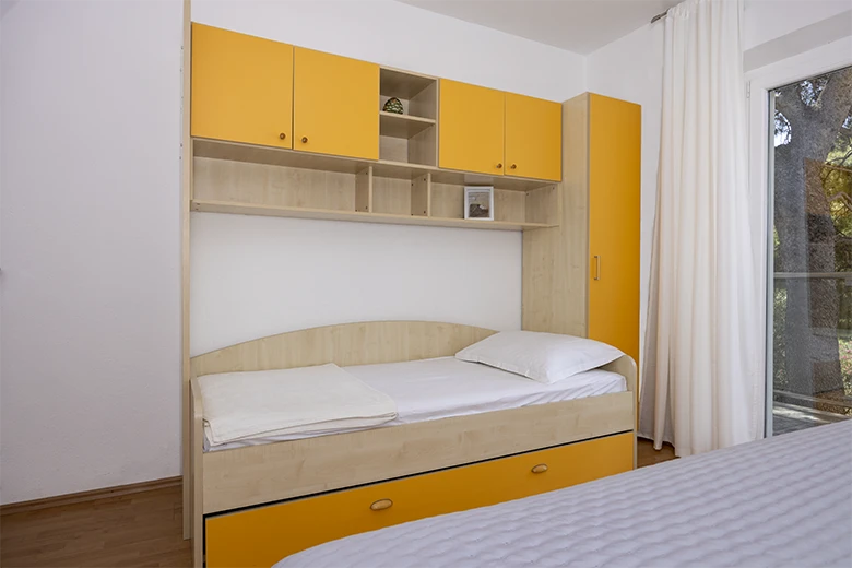 Apartments Škrabić, Brela - bedroom