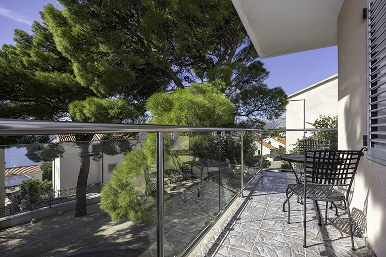 Apartments Škrabić, Brela - balcony with sea view