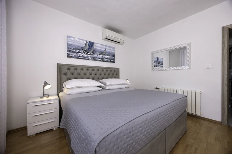 Apartments Škrabić, Brela - bedroom