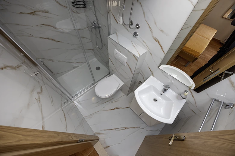 apartments Jure &Scaron;o&scaron;ić, Brela - bathroom
