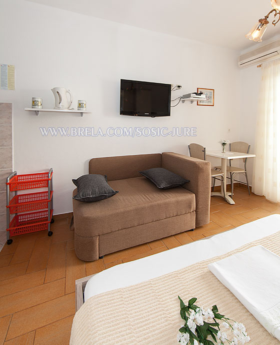 apartments Jure Šošić, Brela - sofa as third bed