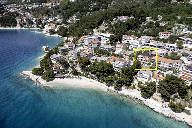 apartments kapetan Jure, Brela - aerial view