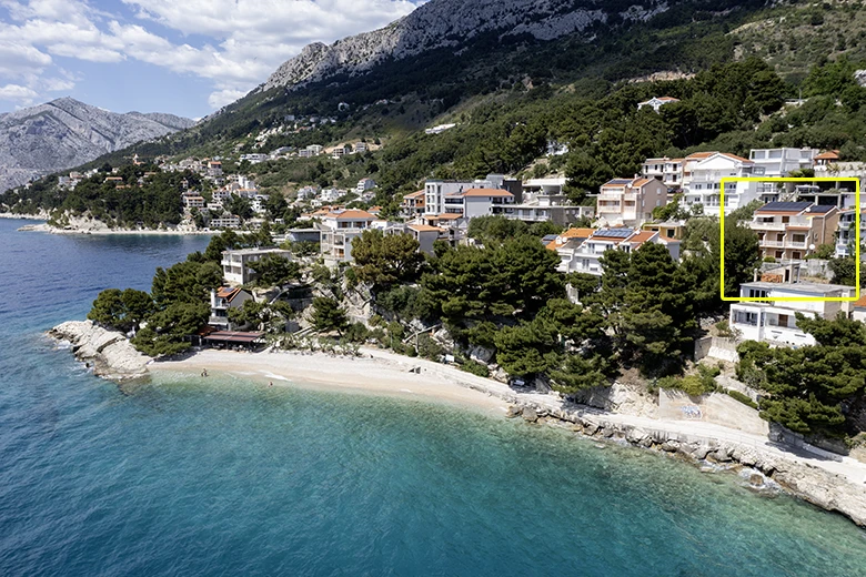 apartments kapetan Jure, Brela - aerial view