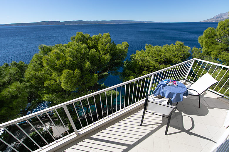 Apartments Villa Sunset, Brela - balcony with seaview
