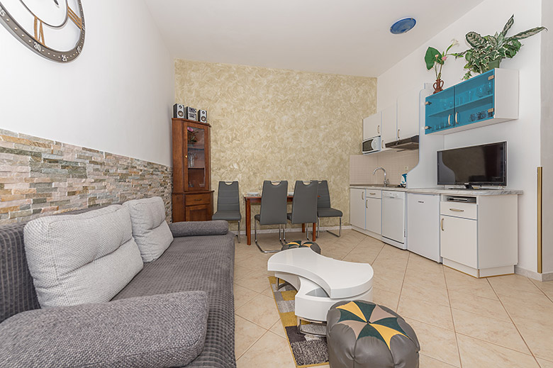 apartments Vanja, Brela - living room