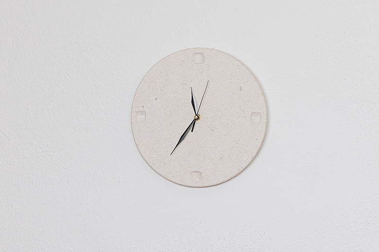 Apartment Romance, Brela - wall clock