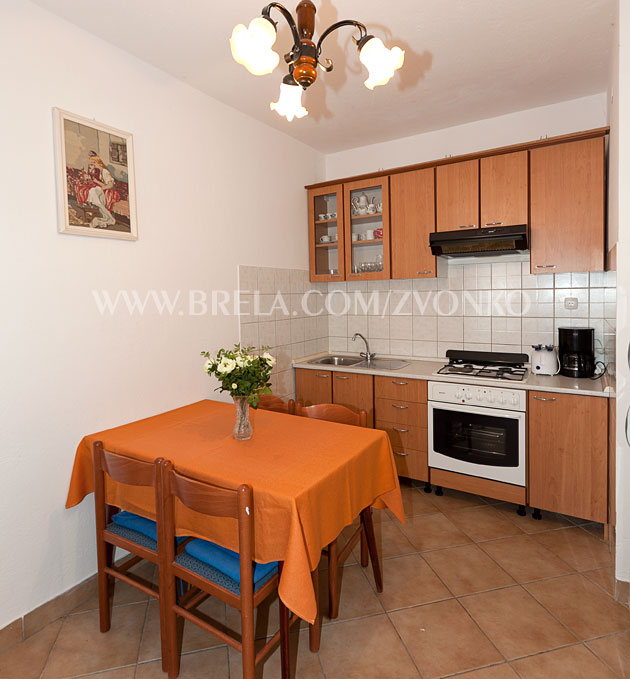 apartments Zvonko, Brela - kitchen, dining room